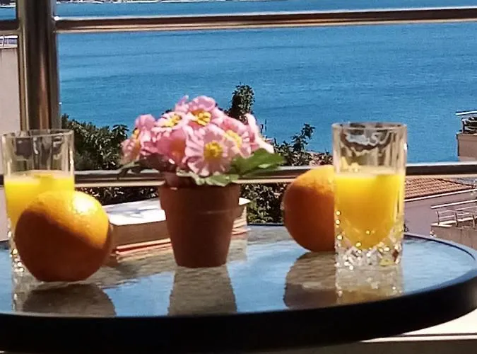 Apartman Mikola With Sea View