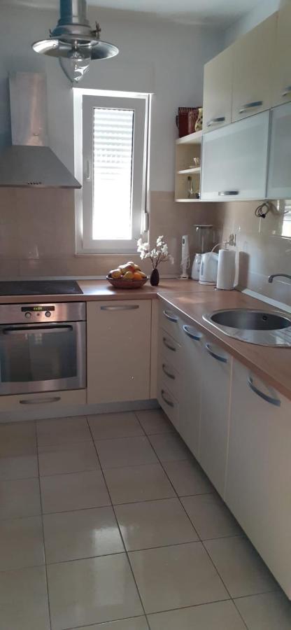 Mikola With Sea View Apartment *