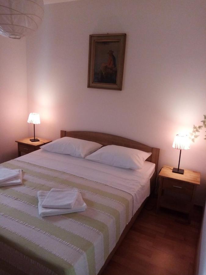 Apartment Mikola With Sea View